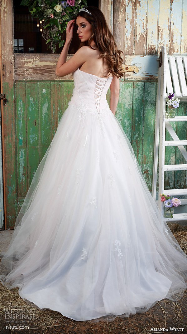 Amanda Wyatt 2025 新娘婚纱礼服系列(一)