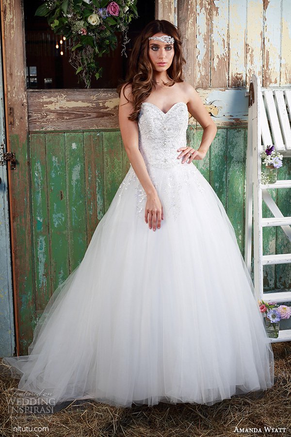 Amanda Wyatt 2025 新娘婚纱礼服系列(二)