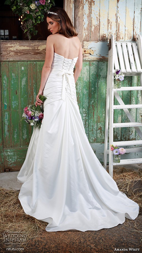 Amanda Wyatt 2025 新娘婚纱礼服系列(二)