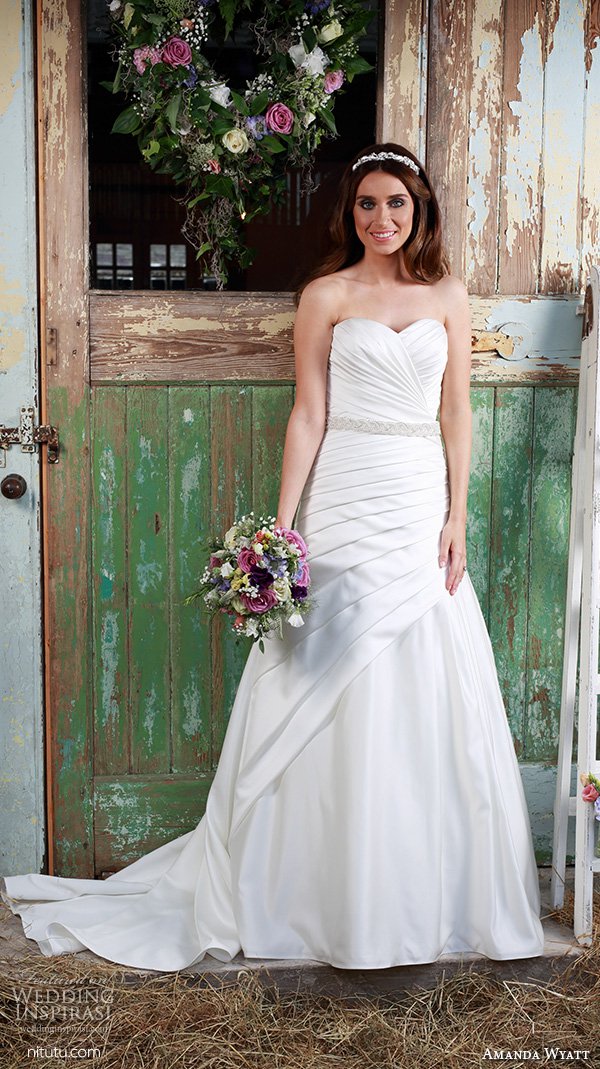 Amanda Wyatt 2025 新娘婚纱礼服系列(二)
