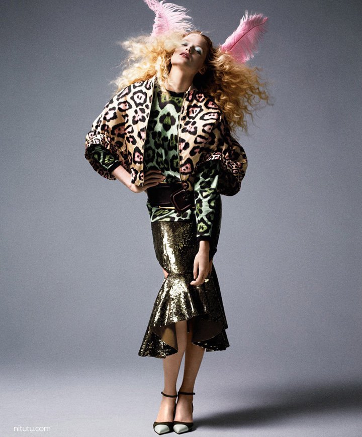 Carine Roitfeld 演绎《Harper’s Bazaar》杂志时尚大片