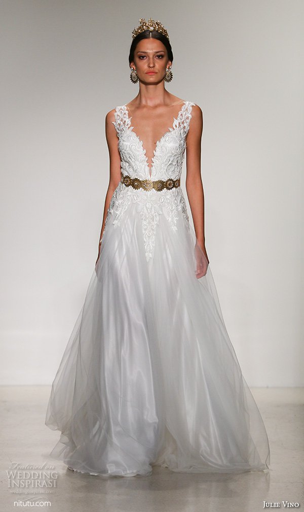 Julie Vino 2025纽约婚纱时装周婚纱礼服秀