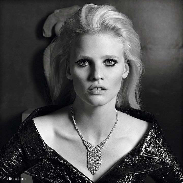 超模Lara Stone 演绎项链时尚大片