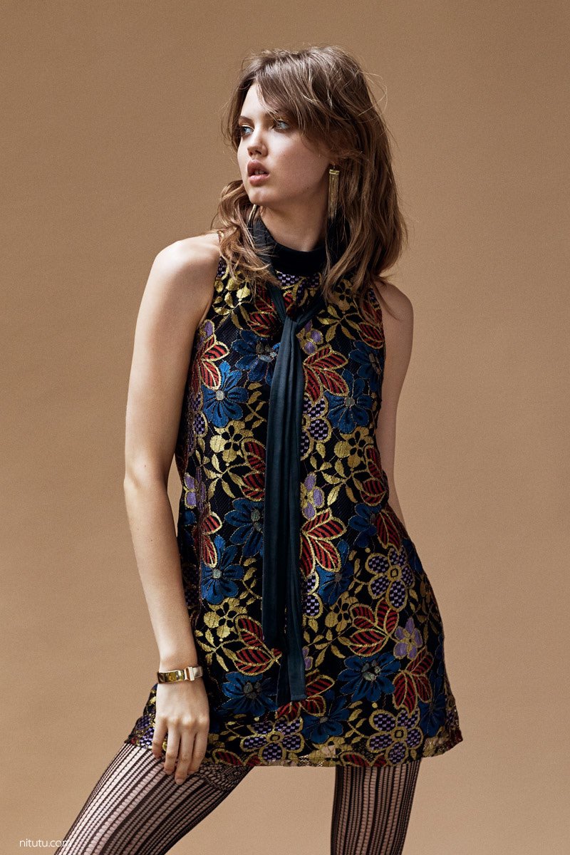 Lindsey Wixson演绎 Urban Outfitters 2025假日系列Lookbook