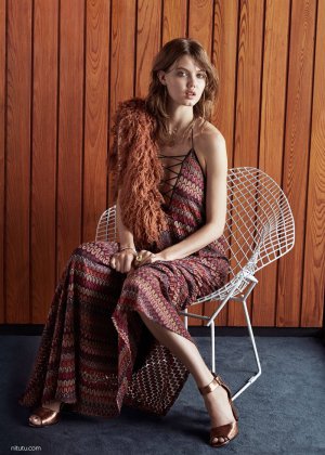 Lindsey Wixson演绎 Urban Outfitters 2025假日系列Lookbook