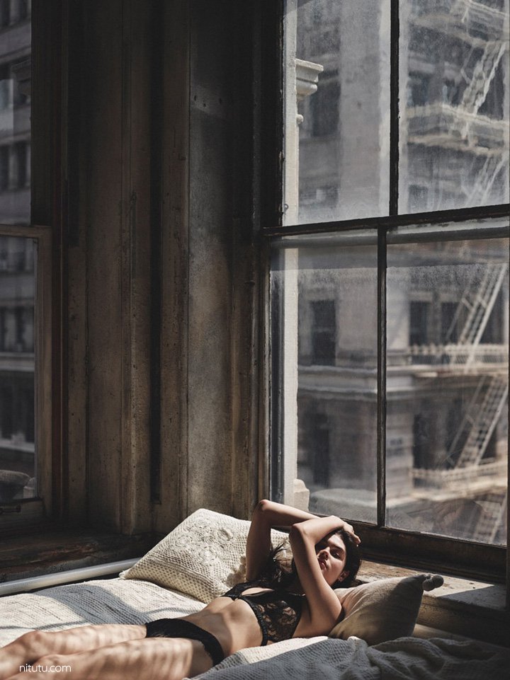 Urban Outfitters 2025内衣品牌广告