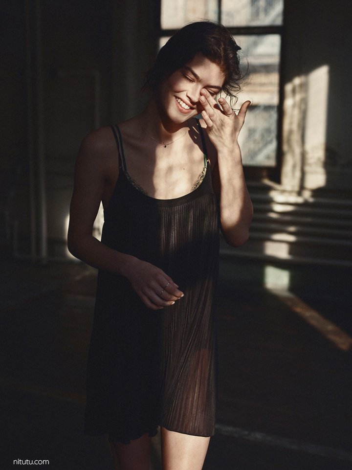 Urban Outfitters 2025内衣品牌广告