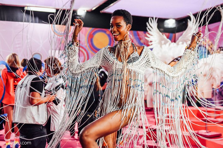 Victoria's Secret（维多利亚的秘密）2025内衣秀后台