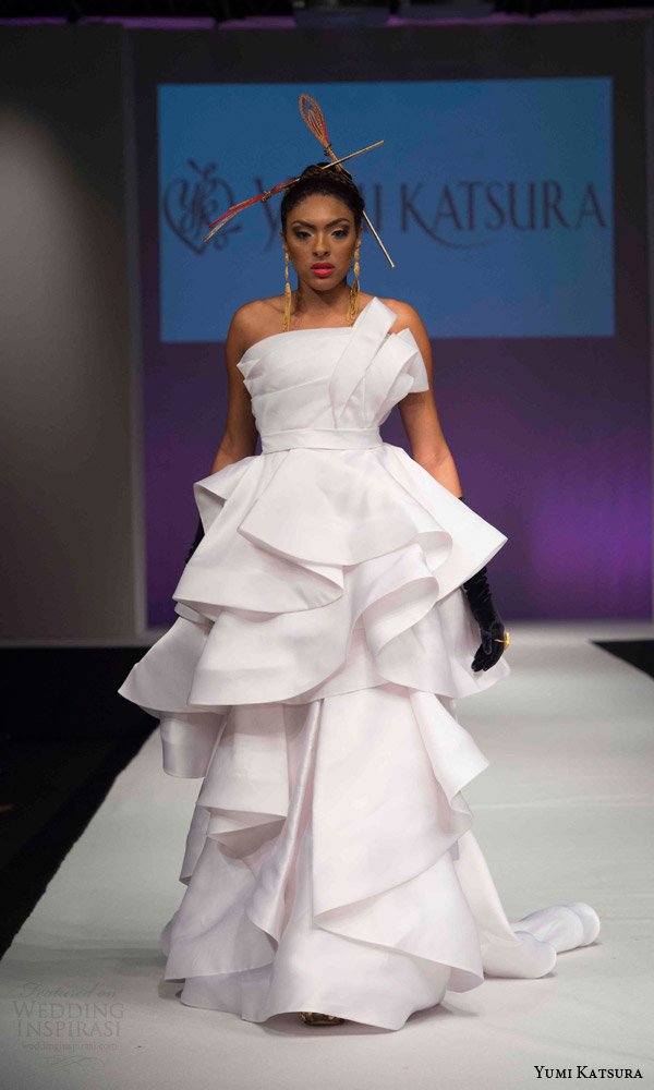 Yumi Katsura（桂由美）2025 婚纱礼服秀