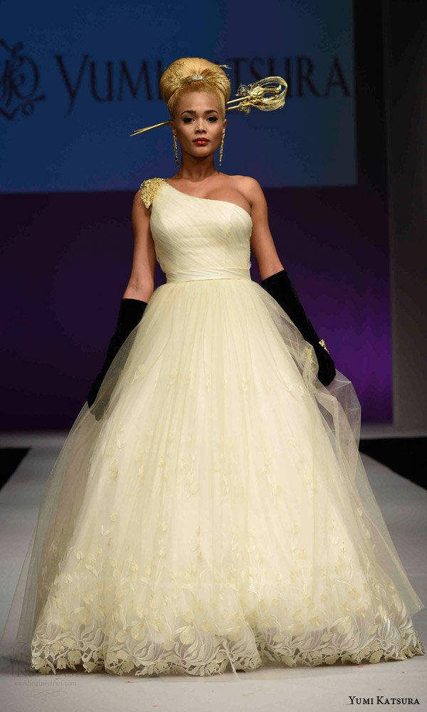 Yumi Katsura（桂由美）2025 婚纱礼服秀