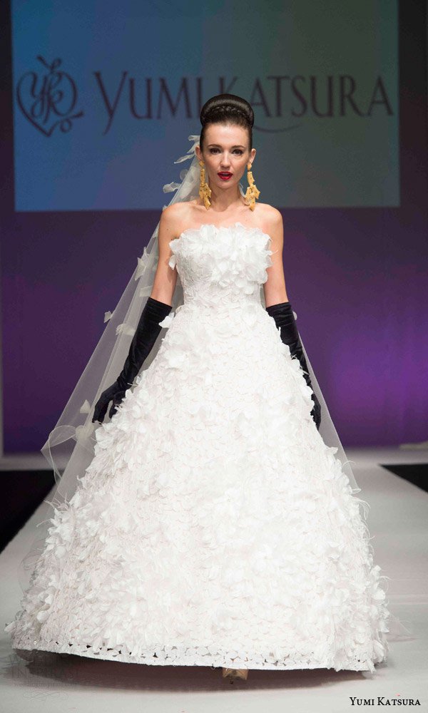 Yumi Katsura（桂由美）2025 婚纱礼服秀