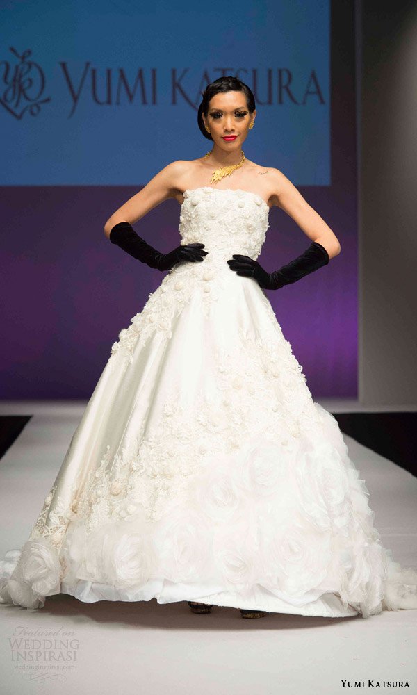 Yumi Katsura（桂由美）2025 婚纱礼服秀