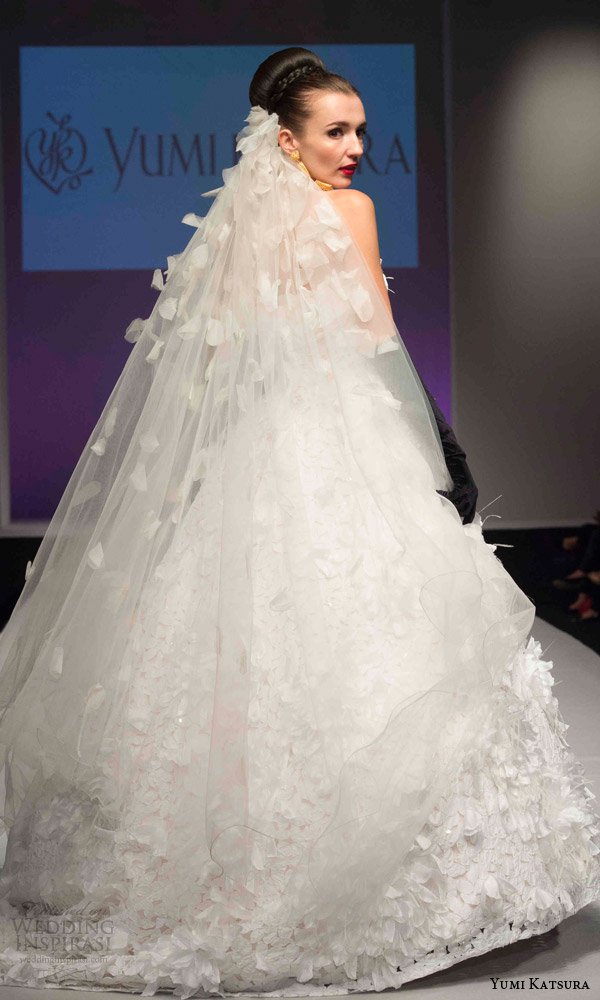 Yumi Katsura（桂由美）2025 婚纱礼服秀