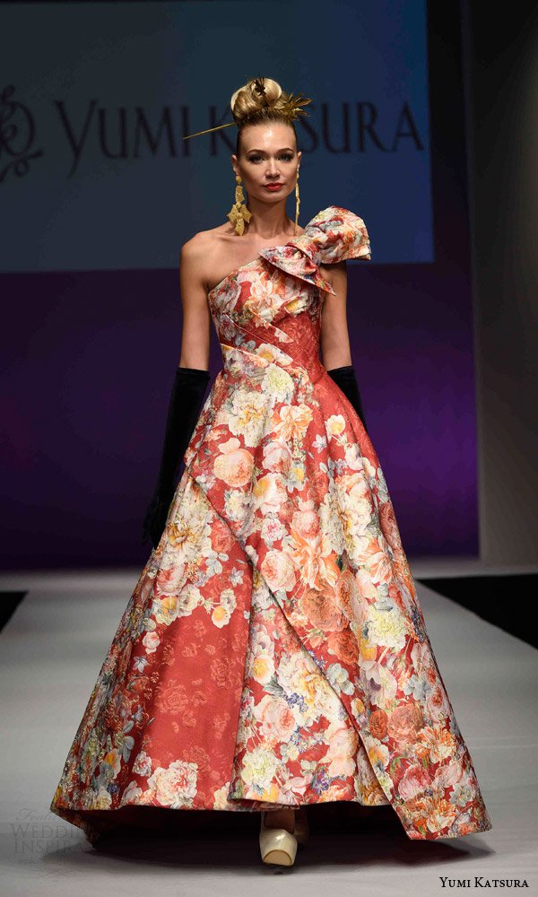 Yumi Katsura（桂由美）2025 婚纱礼服秀
