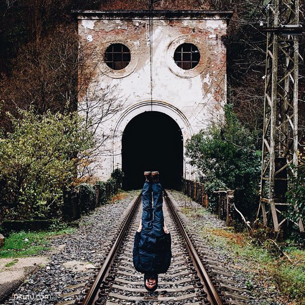 摄影师Anton Charushin: 用倒立征服世界