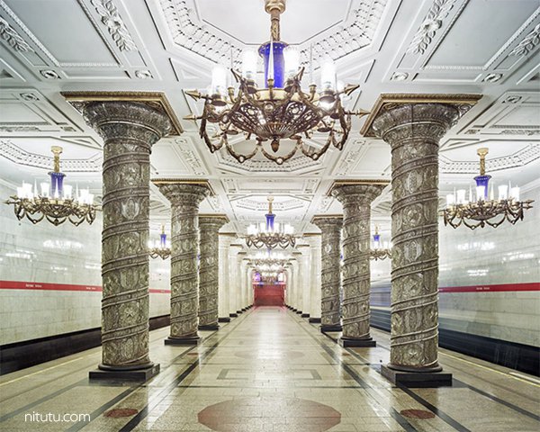 摄影师David Burdeny： 华丽程度让人惊讶的俄罗斯地铁站