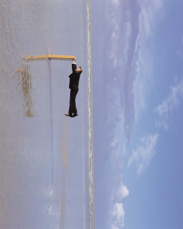 法国艺术家Philippe Ramette：超越地心的引力