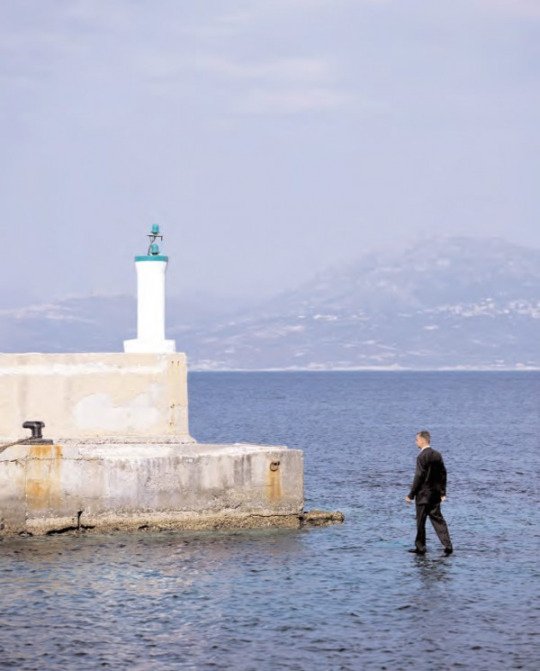 法国艺术家Philippe Ramette：超越地心的引力