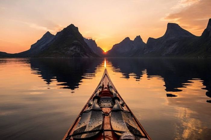 摄影师 Tomasz Furmanek: 独木舟上的壮美挪威风光