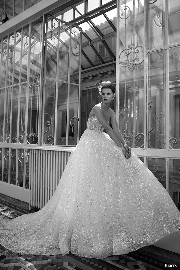 Berta 2025秋冬婚纱礼服系列1