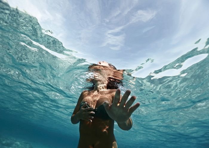 自由摄影师Enric Adrian Gener 人与深海摄影