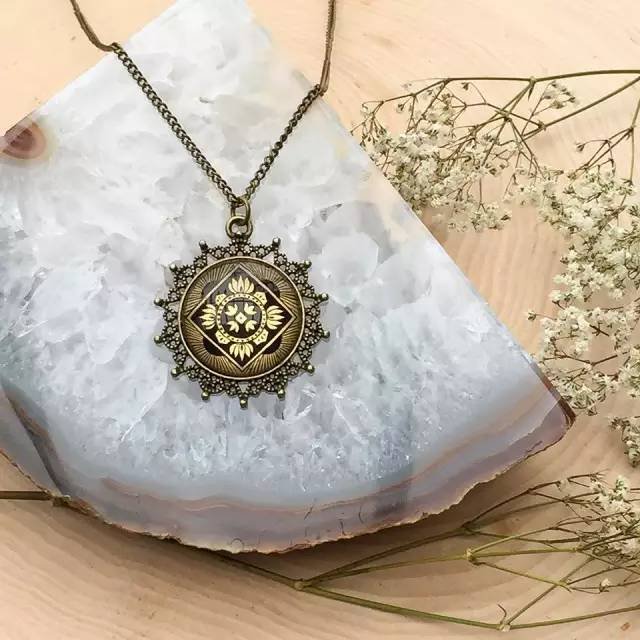 废弃木头也能绘出全新的世界,生活中的小情趣 By Kimera Wachna