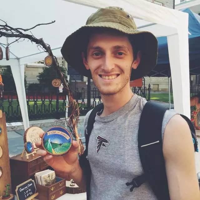 废弃木头也能绘出全新的世界，生活中的小情趣 By Kimera Wachna