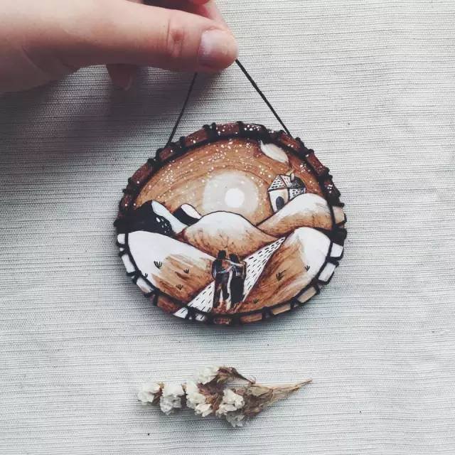 废弃木头也能绘出全新的世界,生活中的小情趣 By Kimera Wachna