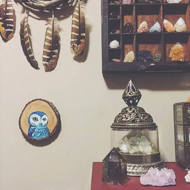 废弃木头也能绘出全新的世界，生活中的小情趣 By Kimera Wachna