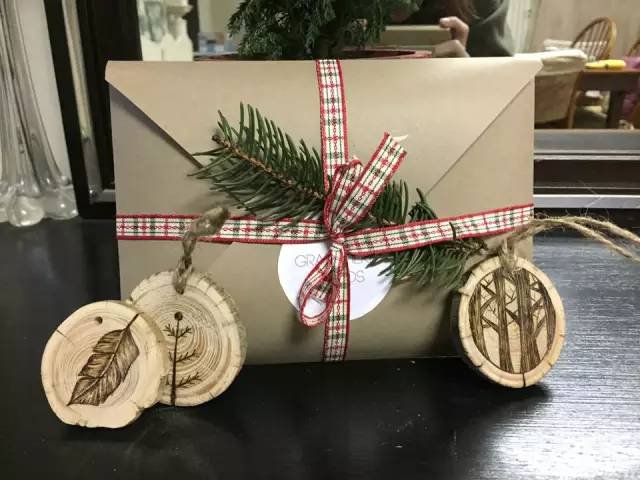 废弃木头也能绘出全新的世界,生活中的小情趣 By Kimera Wachna