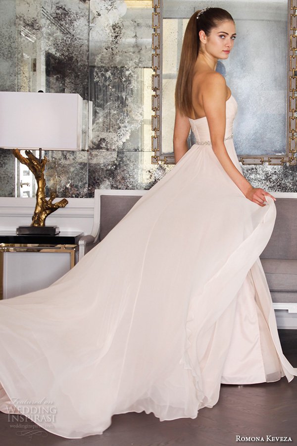 Romona Keveza 2025 婚纱礼服系列