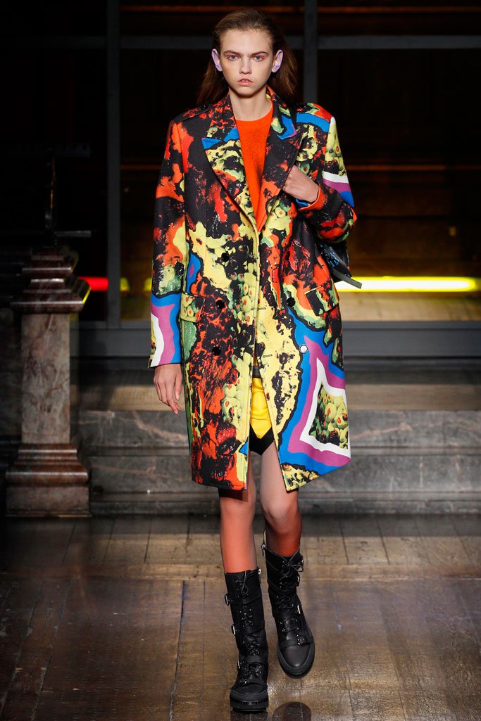 Moschino（莫斯奇诺）2025伦敦时装周男装秀