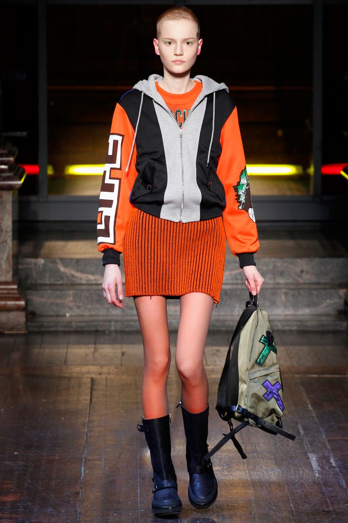 Moschino（莫斯奇诺）2025伦敦时装周男装秀