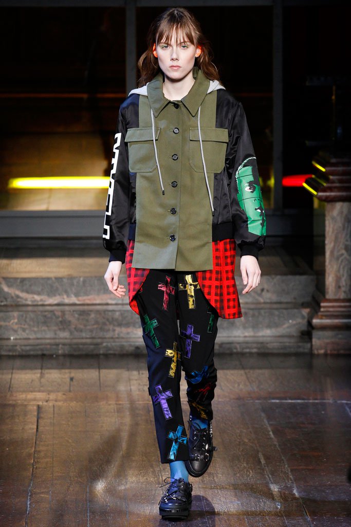 Moschino（莫斯奇诺）2025伦敦时装周男装秀