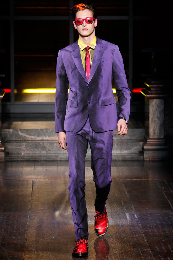 Moschino（莫斯奇诺）2025伦敦时装周男装秀