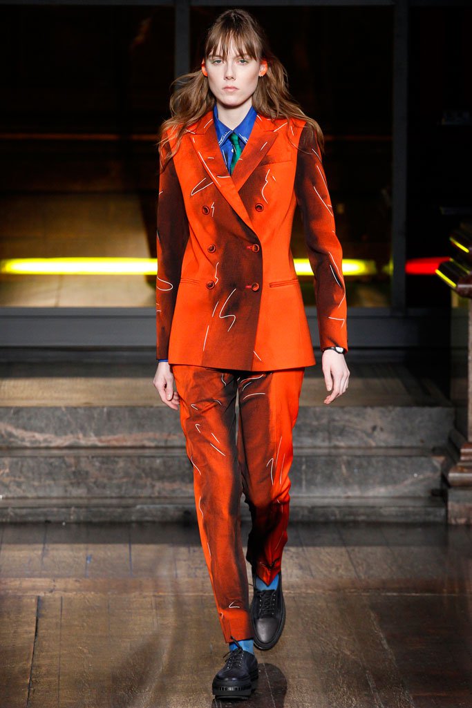 Moschino（莫斯奇诺）2025伦敦时装周男装秀