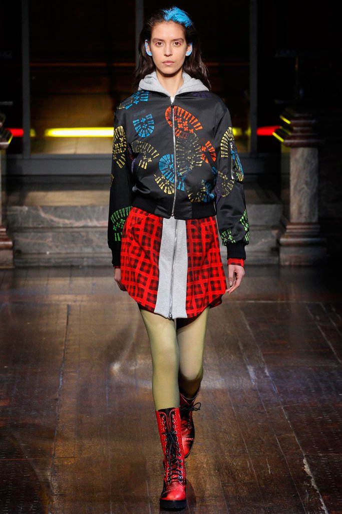 Moschino（莫斯奇诺）2025伦敦时装周男装秀