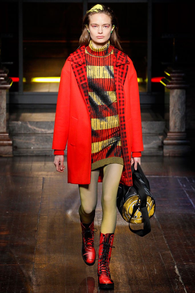 Moschino（莫斯奇诺）2025伦敦时装周男装秀