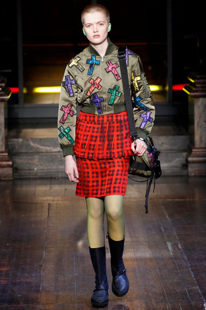 Moschino（莫斯奇诺）2025伦敦时装周男装秀