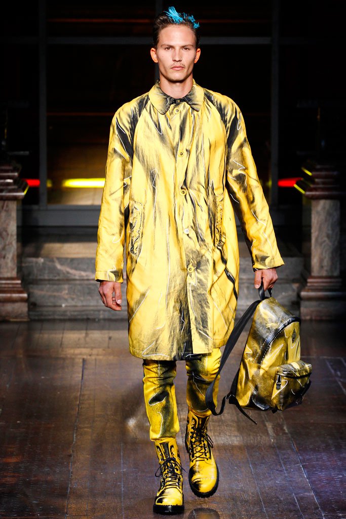 Moschino（莫斯奇诺）2025伦敦时装周男装秀