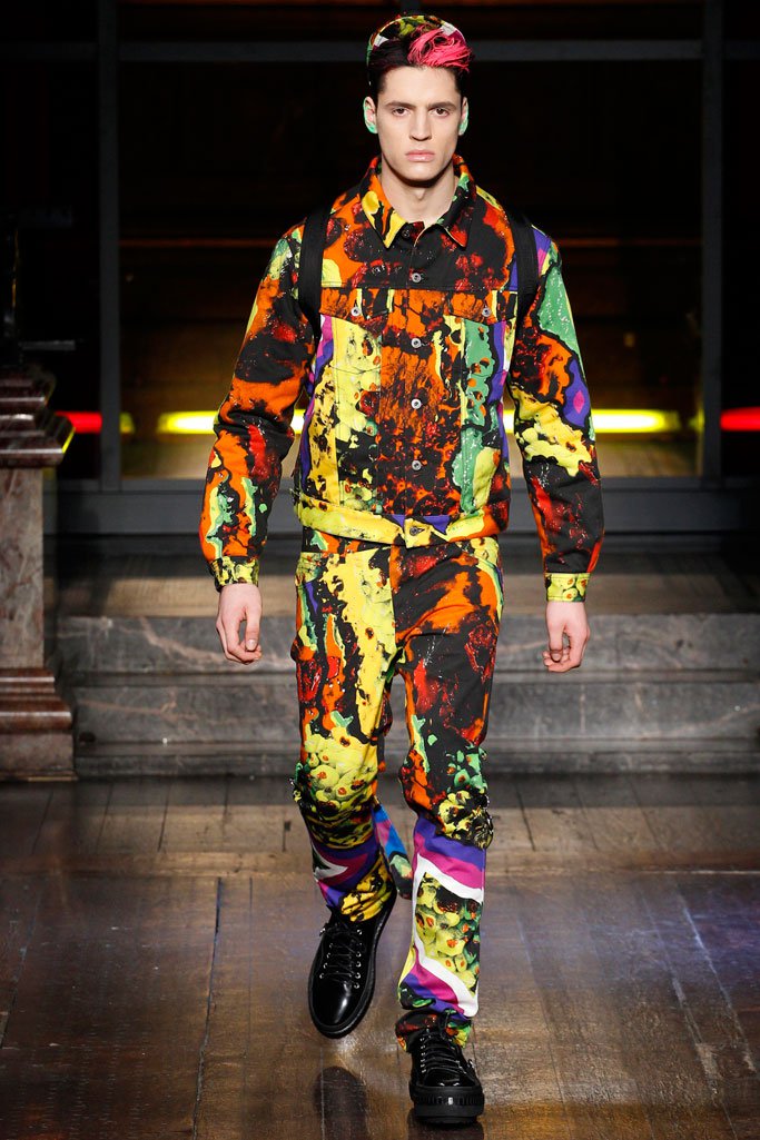 Moschino（莫斯奇诺）2025伦敦时装周男装秀