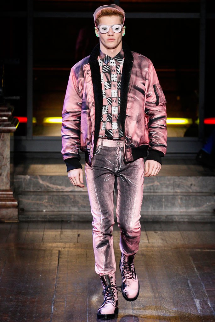 Moschino（莫斯奇诺）2025伦敦时装周男装秀
