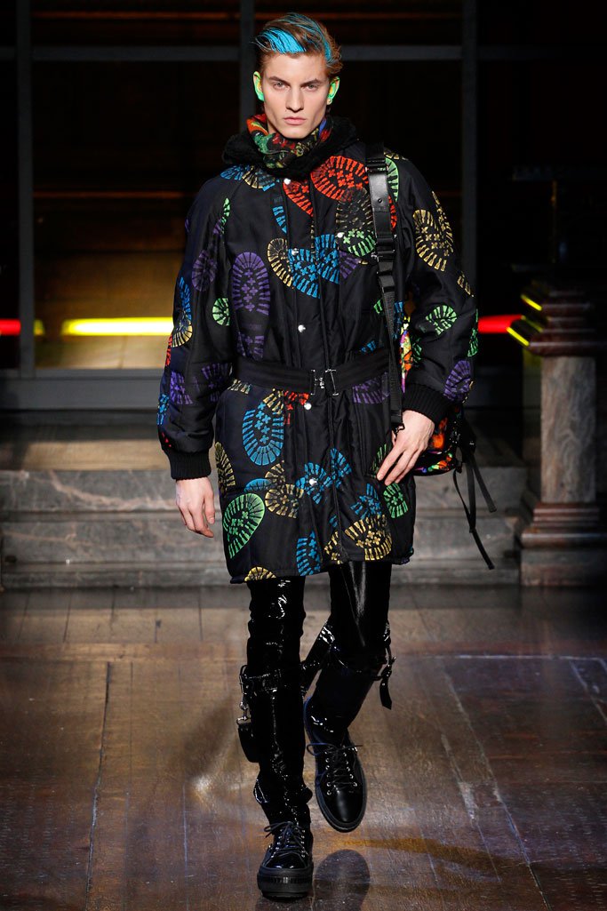 Moschino（莫斯奇诺）2025伦敦时装周男装秀