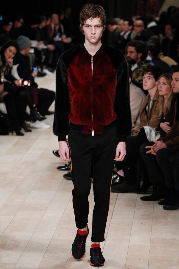 Burberry（博柏利）2025伦敦时装周男装秀