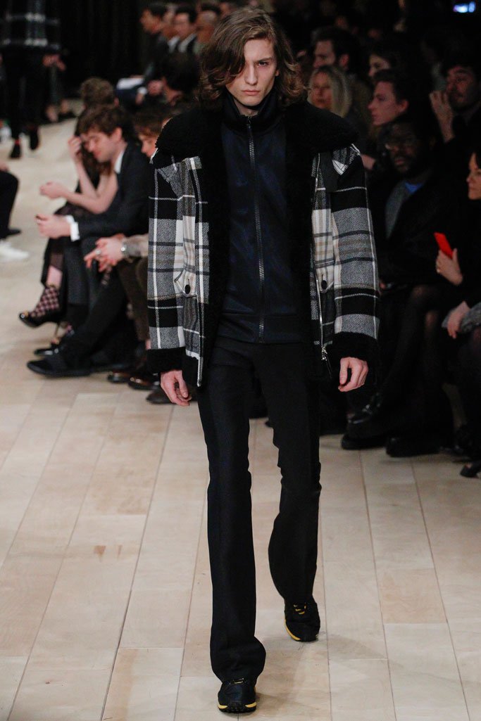 Burberry（博柏利）2025伦敦时装周男装秀