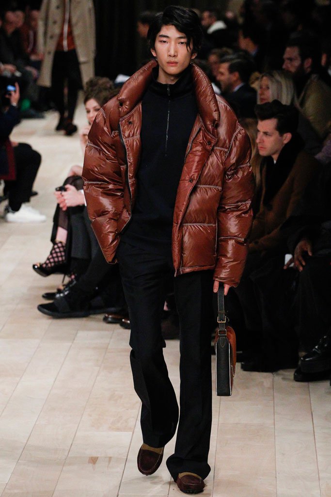 Burberry（博柏利）2025伦敦时装周男装秀