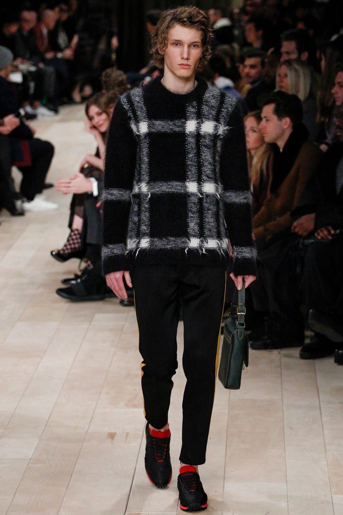 Burberry（博柏利）2025伦敦时装周男装秀