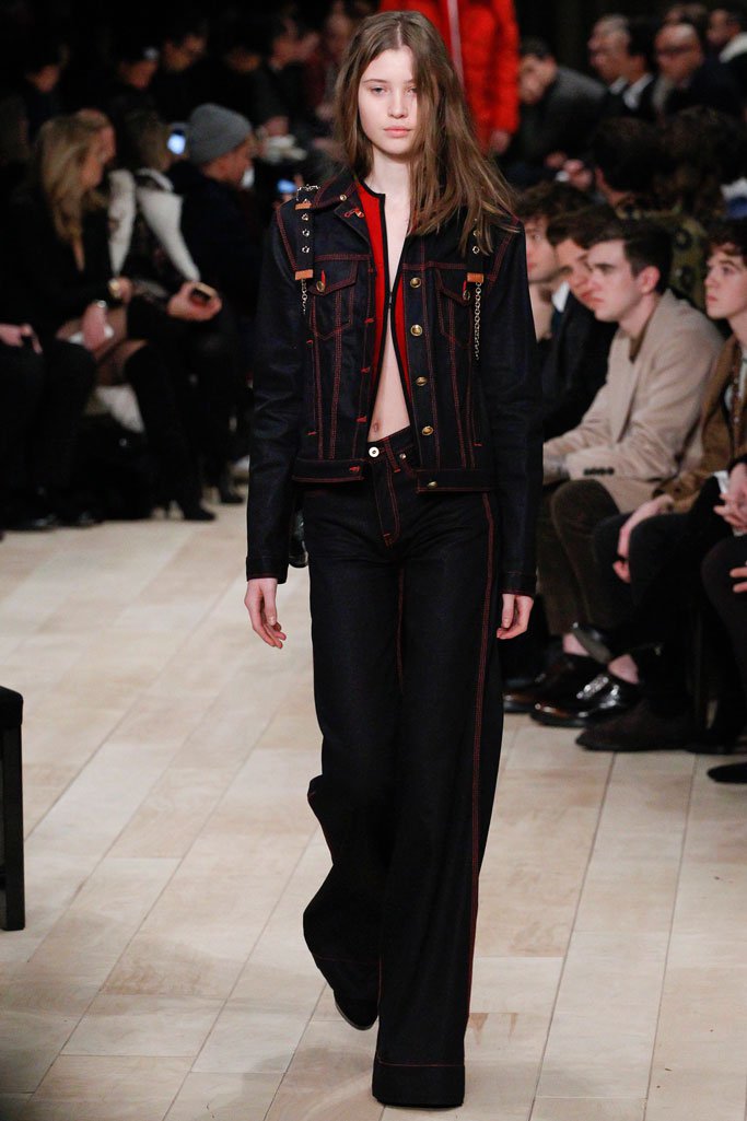 Burberry（博柏利）2025伦敦时装周男装秀