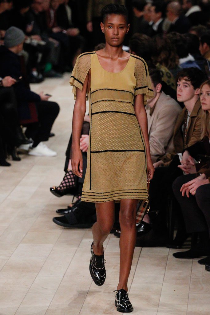 Burberry（博柏利）2025伦敦时装周男装秀