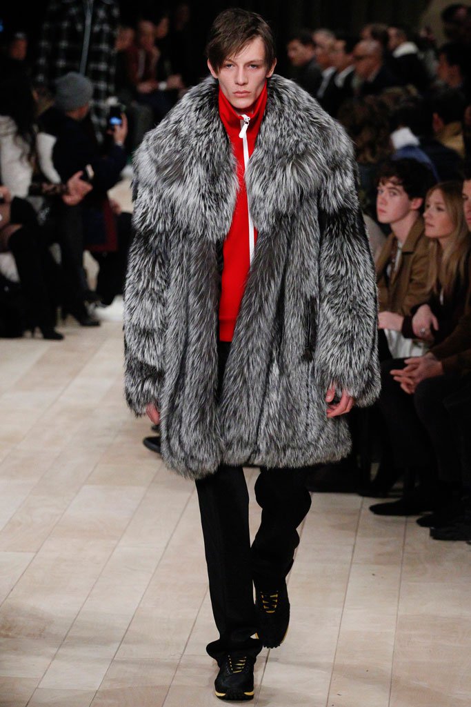 Burberry（博柏利）2025伦敦时装周男装秀